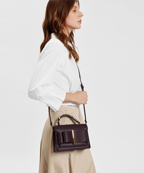 CHARLES & KEITH（チャールズ & キース）の「ボウディテールハンドバッグ / Bow Detail Handbag（ハンドバッグ・レディース・マスタード/ダークグリーン/プラム・S）」の18枚目の写真