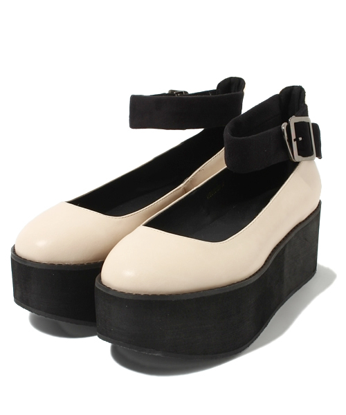 one after another NICE CLAUP（ワンアフターアナザーナイスクラップ）の「【雑誌掲載ナイスクラップ】足首ベルトパンプス（パンプス・レディース・ブラック/パープル/ピンクベージュ・SMALL/MEDIUM/LARGE）」の3枚目の写真