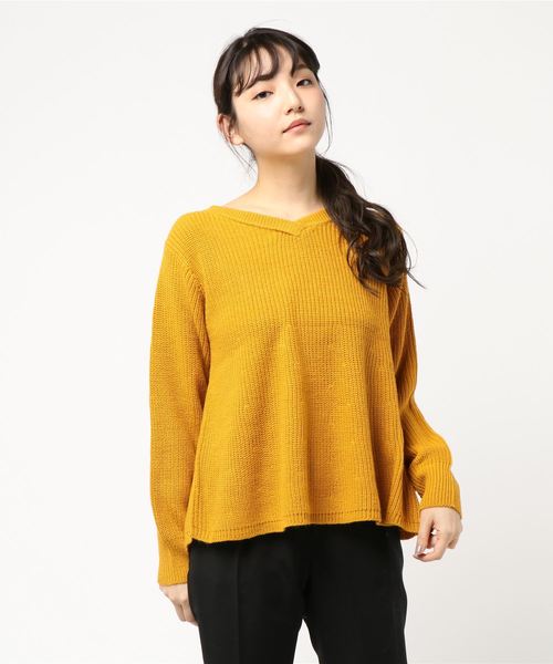 AMERICAN HOLIC（アメリカンホリック）の「VネックAラインニットプルオーバー　＊（ニット/セーター・レディース・ブラック/レッド/イエロー/グリーン/アイボリー/キャメル・FREE）」の4枚目の写真