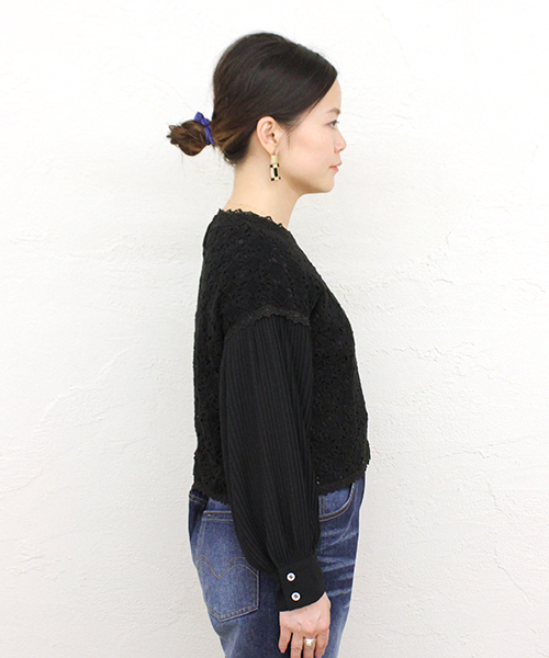 mystic（ミスティック）の「レースプリーツ袖ブラウス（シャツ/ブラウス・レディース・オフホワイト/ブラック/ネイビー・FREE）」の6枚目の写真