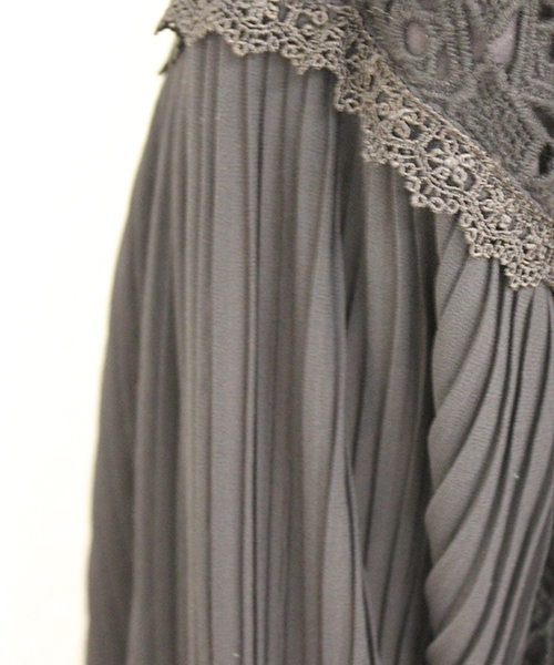 mystic（ミスティック）の「レースプリーツ袖ブラウス（シャツ/ブラウス・レディース・オフホワイト/ブラック/ネイビー・FREE）」の9枚目の写真