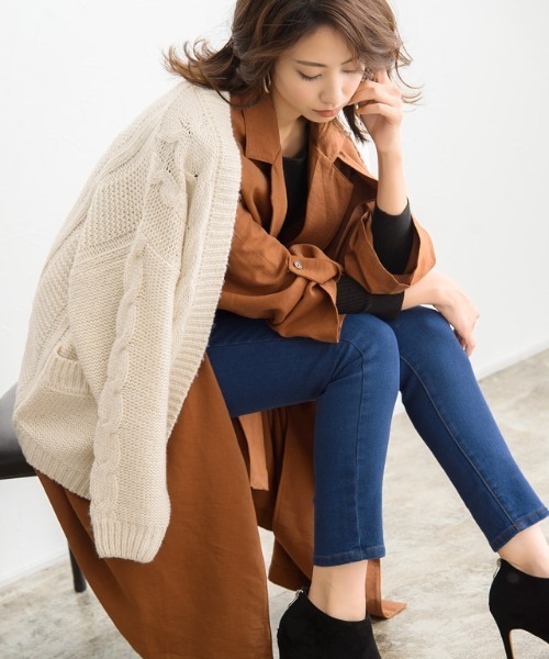 Pierrot（ピエロ）の「[裏起毛]アンクル丈スキニーデニム（デニムパンツ・レディース・ブラック/ネイビー/インディゴブルー/ブルー/ブラック系その他/ブルー系その他/ブルー系その他2/ブルー系その他4/ブルー系その他3・SMALL/MEDIUM/LARGE/X-LARGE/XX-LARGE/X-SMALL/XXX-LARGE/XXXX-LARGE）」の7枚目の写真