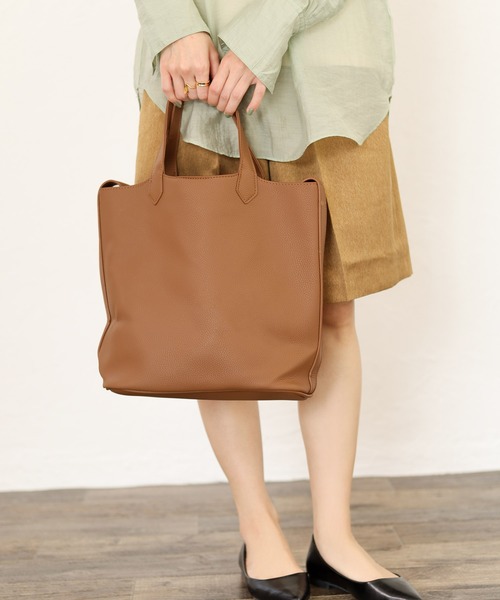 SESTO(セスト)の「レザー調ショルダートートバッグ(トートバッグ・レディース・ベージュ/ブラック/キャメル・ONE SIZE)」の14枚目の写真