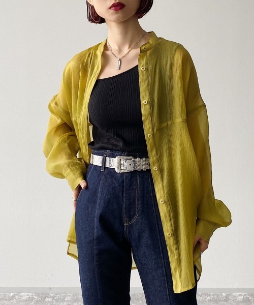 PAGEBOY(ページボーイ)の「シアーヨウリュウバンドカラーシャツ【ニュアンスカラーシャツ】(シャツ/ブラウス・レディース・ブラック/モカ/グレイッシュベージュ/イエロー系その他・FREE)」の4枚目の写真