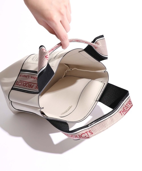 THEATRE PRODUCTS（シアタープロダクツ）の「【THEATRE PRODUCTS(シアタープロダクツ)】レザージャガードテープバッグS BL1911198（トートバッグ・レディース・ホワイト/ブラック・FREE）」の4枚目の写真