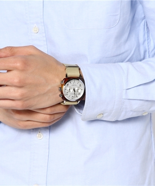 bpr BEAMS（ビーピーアール ビームス ）の「BRISTON / Chronograph Date トータスシェル（アナログ腕時計・メンズ・ホワイト/ブラック・ONE SIZE）」の3枚目の写真