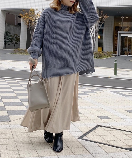 KOBE LETTUCE(コウベレタス)の「ハイネックダメージニットトップス(ニット/セーター・レディース・アイボリー/モスグリーン/ブルー系その他/パープル系その他/グレイッシュベージュ/チャコール・FREE)」の5枚目の写真