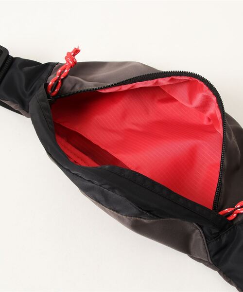 チチカカ（チチカカ）の「バイカラーボディバッグ（ボディバッグ/ウエストポーチ・レディース・チャコールグレー/オフホワイト/ブルー/グリーン/ライトパープル・FREE）」の10枚目の写真