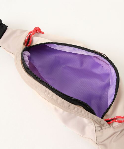 チチカカ（チチカカ）の「バイカラーボディバッグ（ボディバッグ/ウエストポーチ・レディース・チャコールグレー/オフホワイト/ブルー/グリーン/ライトパープル・FREE）」の11枚目の写真