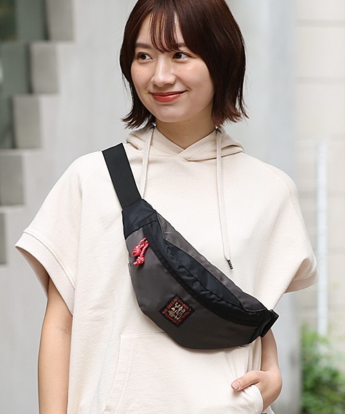 チチカカ（チチカカ）の「バイカラーボディバッグ（ボディバッグ/ウエストポーチ・レディース・チャコールグレー/オフホワイト/ブルー/グリーン/ライトパープル・FREE）」の3枚目の写真