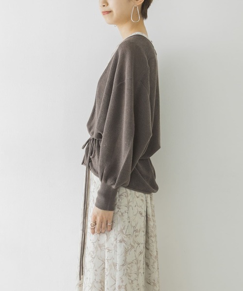 URBAN RESEARCH(アーバンリサーチ)の「麻混カシュクールカーディガン(カーディガン/ボレロ・レディース・ブラウン系その他/ライトグレー/オフホワイト・FREE)」の22枚目の写真
