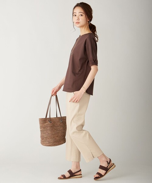 J.PRESS（ジェイプレス）の「【イージーケア】洗えるトリアセテートスラブ麻混ツイル パンツ（その他パンツ・レディース・カーキ系/ベージュ系・T17/T15/T13）」の4枚目の写真