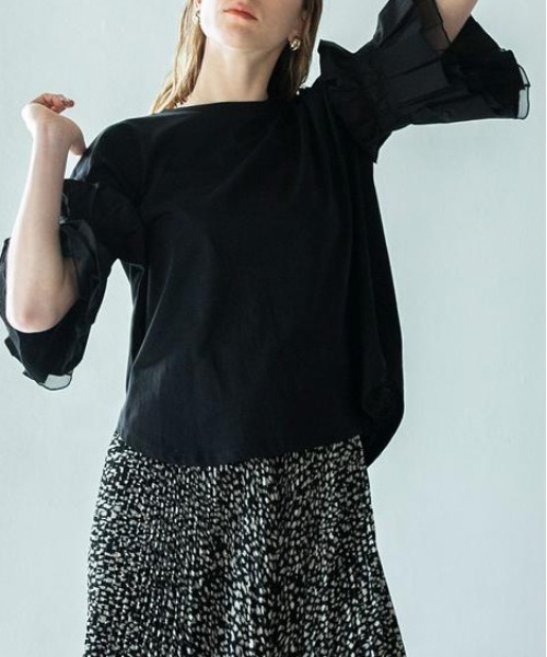 LUGIVA（ルギヴァ）の「ボリュームタック袖Tシャツ（Tシャツ/カットソー・レディース・オフホワイト/ブラック/チャコールグレー・M）」の7枚目の写真