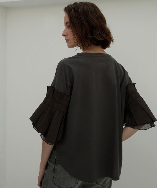 LUGIVA（ルギヴァ）の「ボリュームタック袖Tシャツ（Tシャツ/カットソー・レディース・オフホワイト/ブラック/チャコールグレー・M）」の20枚目の写真