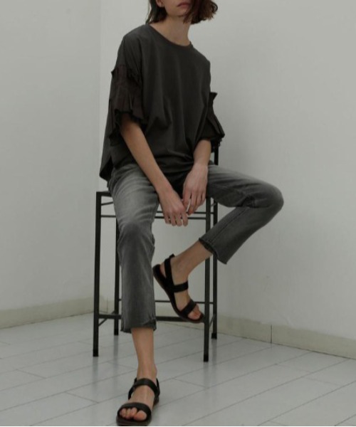 LUGIVA（ルギヴァ）の「ボリュームタック袖Tシャツ（Tシャツ/カットソー・レディース・オフホワイト/ブラック/チャコールグレー・M）」の21枚目の写真