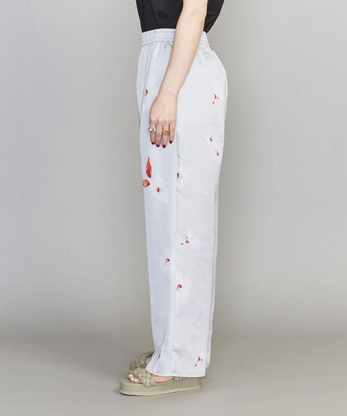 BEAUTY&YOUTH UNITED ARROWS(ビューティーアンドユースユナイテッドアローズ)の「BY フラワープリント イージーワイドパンツ(その他パンツ・レディース・ライトグレー/ブラック・SMALL/MEDIUM)」の6枚目の写真