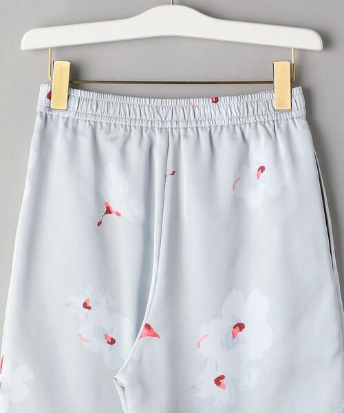 BEAUTY&YOUTH UNITED ARROWS(ビューティーアンドユースユナイテッドアローズ)の「BY フラワープリント イージーワイドパンツ(その他パンツ・レディース・ライトグレー/ブラック・SMALL/MEDIUM)」の16枚目の写真