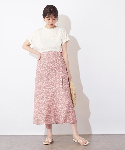 natural couture（ナチュラルクチュール）の「レトロ小花柄スリットスカート（スカート・レディース・ブラック/ピンク/グリーン・FREE）」の3枚目の写真