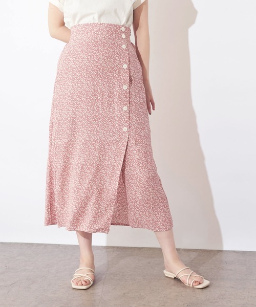 natural couture（ナチュラルクチュール）の「レトロ小花柄スリットスカート（スカート・レディース・ブラック/ピンク/グリーン・FREE）」の4枚目の写真