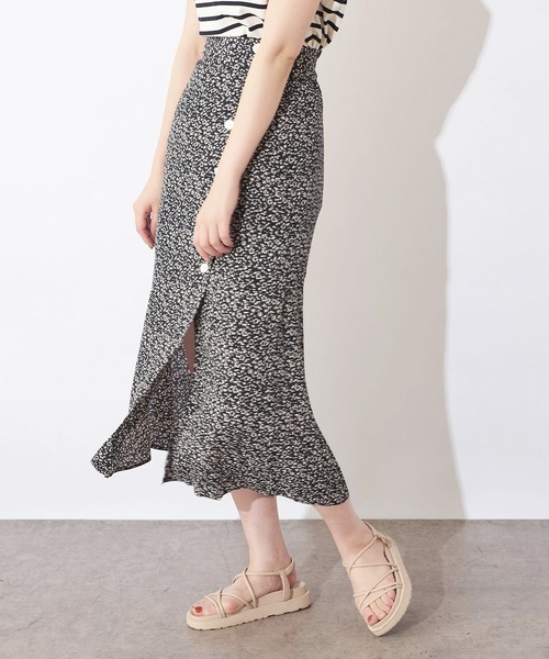 natural couture（ナチュラルクチュール）の「レトロ小花柄スリットスカート（スカート・レディース・ブラック/ピンク/グリーン・FREE）」の16枚目の写真