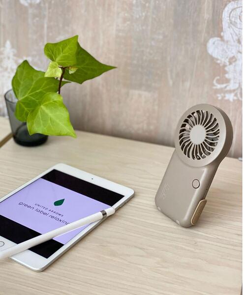green label relaxing（グリーンレーベルリラクシング）の「GLR オリジナル ポケットファン 扇風機（生活家電・レディース・ベージュ/ダークグレー・FREE）」の3枚目の写真