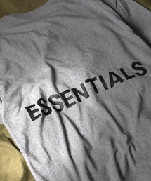 FOG ESSENTIALS | WEB限定 FOG ESSENTIALS/エフオージーエッセンシャルズ  ESSENTIALS Logo バックプリントTシャツ(Tシャツ/カットソー)