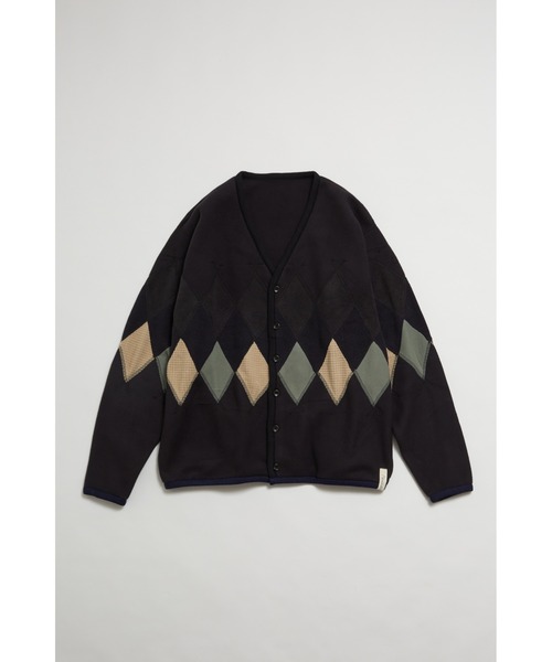 AlexanderLeeChang（アレキサンダーリーチャン）の「AlexanderLeeChang/アレキサンダーリーチャン ARGYLE FLEECE CARDIGAN 21（カーディガン/ボレロ・メンズ・ブラック/ベージュ・2/3）」の9枚目の写真