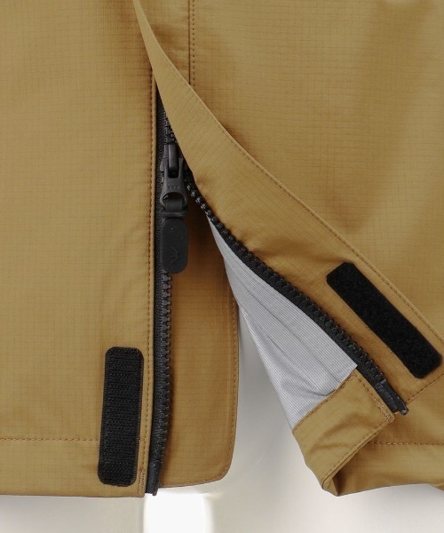 ブリーフィング／ベージュ／ウインドジャケット！値下げ BRIEFING（ブリーフィング）の「eVent RAIN JACKET / イーベント