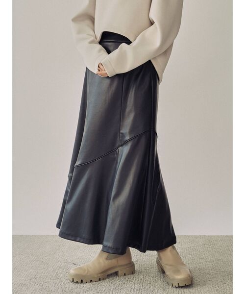 COTORICA（コトリカ）の「フェイクレザーパイピングマーメイドスカート（スカート・レディース・ブラック/ブラウン/その他1・SMALL/MEDIUM）」の4枚目の写真