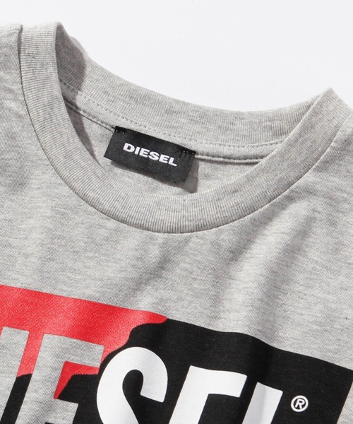 DIESEL KIDS（ディーゼルキッズ）の「DIESEL（ディーゼル）Kids & Junior　ブランドロゴプリント半袖Tシャツカットソー（Tシャツ/カットソー・キッズ・ホワイト/レッド/ダークグリーン/ブルー/ブラック/グレー・4YEAR/6YEAR/8YEAR/10YEAR/12YEAR/14Y/16Y）」の20枚目の写真