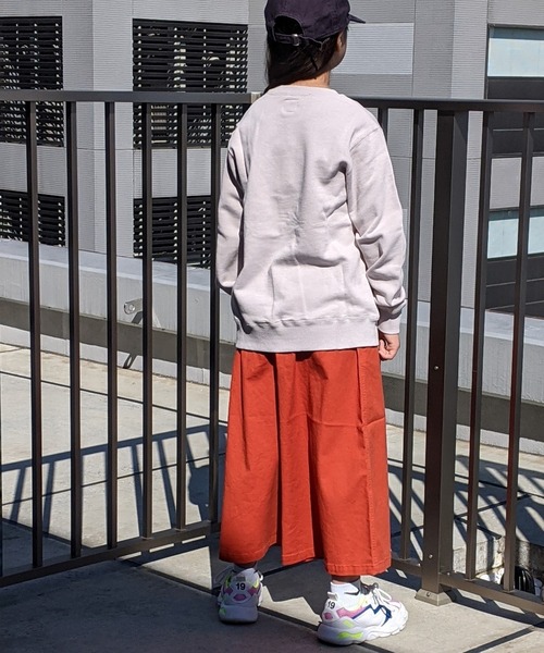 Lee（リー）の「Lee/リー キッズ　裏毛 ロゴプリント入り クルースウェット（パーカー・キッズ・グレー/パープル/ホワイト・130/140/150）」の21枚目の写真