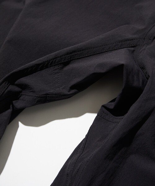 Gramicci(グラミチ)の「GRAMICCI/グラミチ 別注 4WAY NYLON STRETCH PANTS/ナイロン 4ウェイ ストレッチ パンツ(その他パンツ・メンズ・ブラック/ネイビー・MEDIUM/LARGE/SMALL)」の8枚目の写真