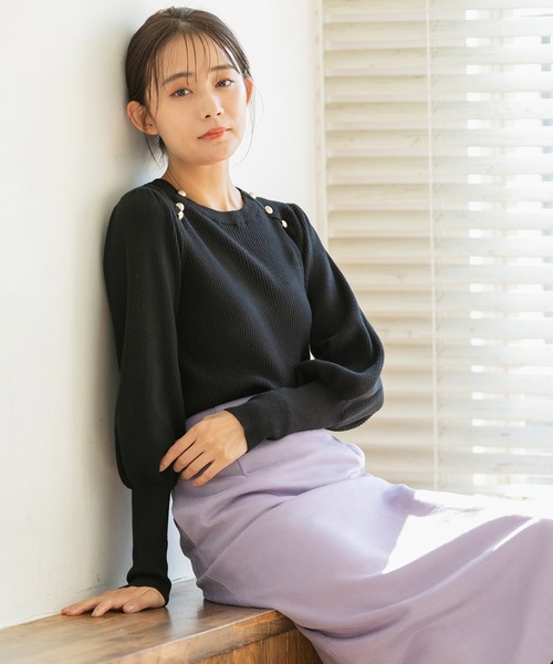 VIS（ビス）の「袖コンシャスきらっとメタル釦リブプルオーバー（ニット/セーター・レディース・ブラック/グレー/グレー系その他/ホワイト/オレンジ・M/S）」の3枚目の写真