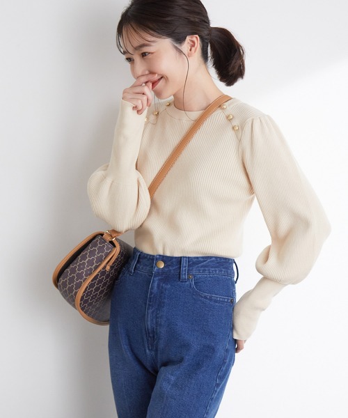 VIS（ビス）の「袖コンシャスきらっとメタル釦リブプルオーバー（ニット/セーター・レディース・ブラック/グレー/グレー系その他/ホワイト/オレンジ・M/S）」の17枚目の写真