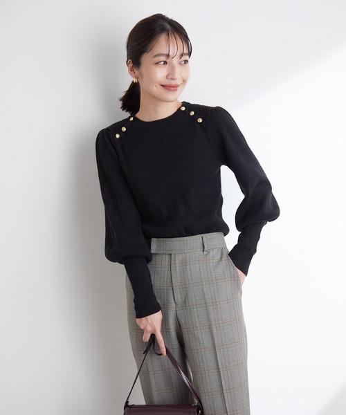 VIS（ビス）の「袖コンシャスきらっとメタル釦リブプルオーバー（ニット/セーター・レディース・ブラック/グレー/グレー系その他/ホワイト/オレンジ・M/S）」の13枚目の写真