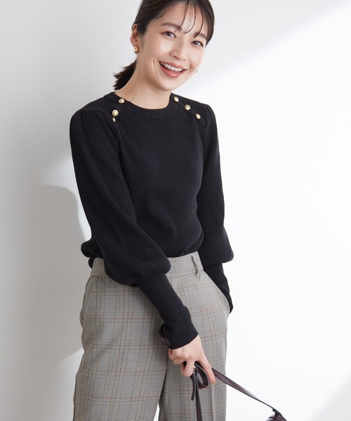 VIS（ビス）の「袖コンシャスきらっとメタル釦リブプルオーバー（ニット/セーター・レディース・ブラック/グレー/グレー系その他/ホワイト/オレンジ・M/S）」の7枚目の写真