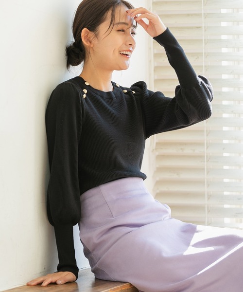 VIS（ビス）の「袖コンシャスきらっとメタル釦リブプルオーバー（ニット/セーター・レディース・ブラック/グレー/グレー系その他/ホワイト/オレンジ・M/S）」の6枚目の写真