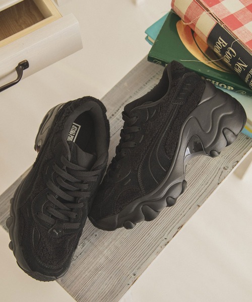 PUMA（プーマ）の「PUMA × atmos pink PULSAR WEDGE BOA WOMENS  / プーマ パルサー ウェッジ ボア ウィメンズ アトモス ピンク 【SP】（スニーカー・レディース・ブラック・24.5cm/22.5cm/23.0cm/25.0cm/23.5cm/24.0cm）」の2枚目の写真