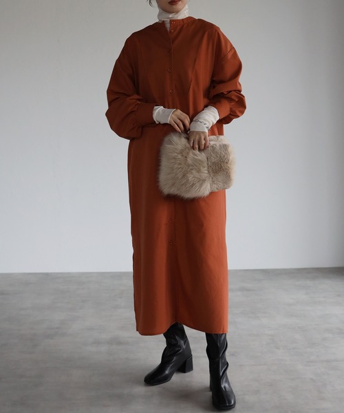 r.(アールドット)の「前後2wayレースアップ ワンピース(シャツワンピース・レディース・ブラック/ブラウン/オレンジ/グレイッシュベージュ・FREE)」の4枚目の写真