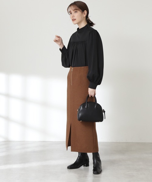 N.(N. Natural Beauty Basic)(エヌエヌナチュラルビューティーベーシック)の「◆肩ボタンハイネックギャザーブラウス(シャツ/ブラウス・レディース・オフホワイト/ブラック/カーキ・MEDIUM)」の5枚目の写真