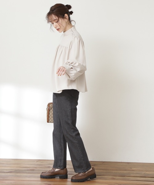 N.(N. Natural Beauty Basic)(エヌエヌナチュラルビューティーベーシック)の「◆肩ボタンハイネックギャザーブラウス(シャツ/ブラウス・レディース・オフホワイト/ブラック/カーキ・MEDIUM)」の9枚目の写真