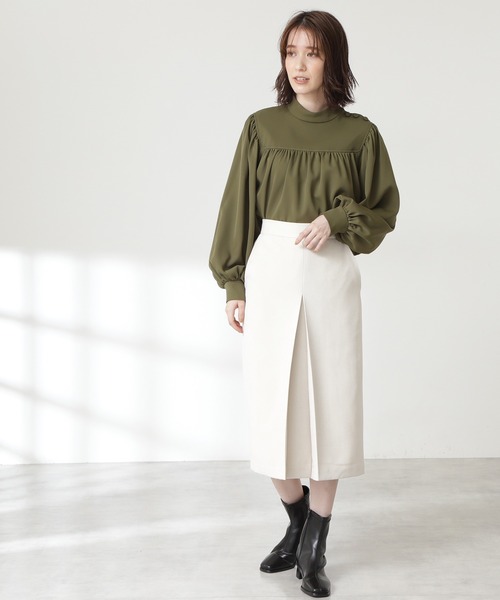 N.(N. Natural Beauty Basic)(エヌエヌナチュラルビューティーベーシック)の「◆肩ボタンハイネックギャザーブラウス(シャツ/ブラウス・レディース・オフホワイト/ブラック/カーキ・MEDIUM)」の11枚目の写真