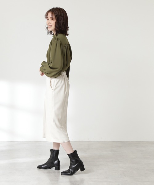 N.(N. Natural Beauty Basic)(エヌエヌナチュラルビューティーベーシック)の「◆肩ボタンハイネックギャザーブラウス(シャツ/ブラウス・レディース・オフホワイト/ブラック/カーキ・MEDIUM)」の12枚目の写真