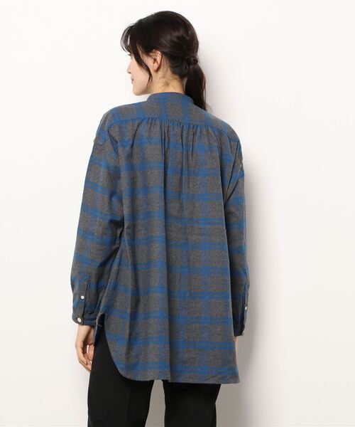 BROOKLYN OVERALL（ブルックリンオーバーオール）の「スタンドカラーギャザーシャツ（シャツ/ブラウス・レディース・ブルー/イエロー・FREE）」の4枚目の写真