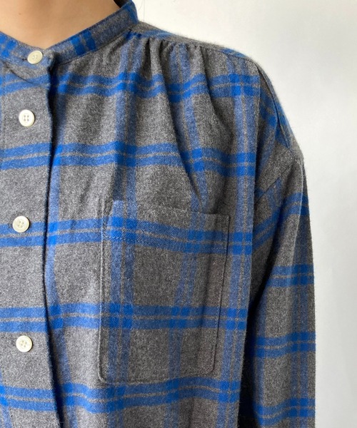 BROOKLYN OVERALL（ブルックリンオーバーオール）の「スタンドカラーギャザーシャツ（シャツ/ブラウス・レディース・ブルー/イエロー・FREE）」の19枚目の写真