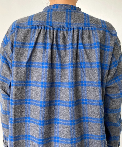 BROOKLYN OVERALL（ブルックリンオーバーオール）の「スタンドカラーギャザーシャツ（シャツ/ブラウス・レディース・ブルー/イエロー・FREE）」の20枚目の写真