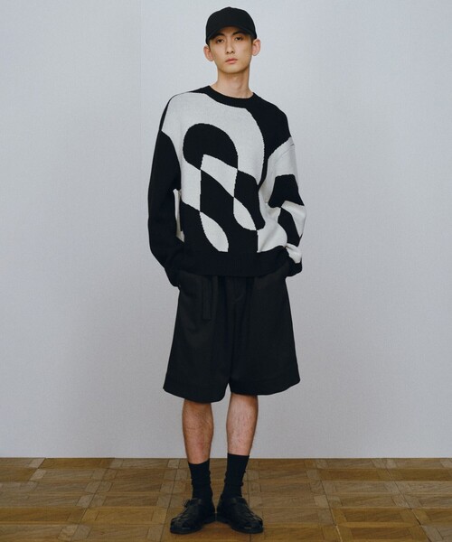 JOSEPH STUDIO（ジョゼフストゥディオ）の「グラフィックニット　CURVED（ニット/セーター・レディース・ブラック系・SMALL/MEDIUM/LARGE）」の4枚目の写真