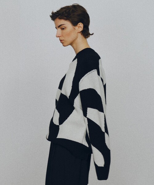 JOSEPH STUDIO（ジョゼフストゥディオ）の「グラフィックニット　CURVED（ニット/セーター・レディース・ブラック系・SMALL/MEDIUM/LARGE）」の7枚目の写真