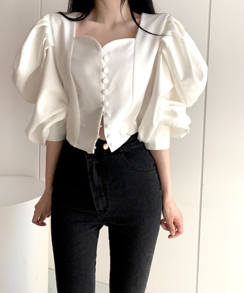 Jewelobe(ジュエローブ)の「タックスリーブハートネッククロップドトップス(シャツ/ブラウス・レディース・ブラック/オフホワイト・FREE)」の6枚目の写真
