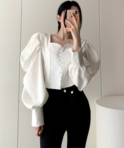 Jewelobe(ジュエローブ)の「タックスリーブハートネッククロップドトップス(シャツ/ブラウス・レディース・ブラック/オフホワイト・FREE)」の18枚目の写真